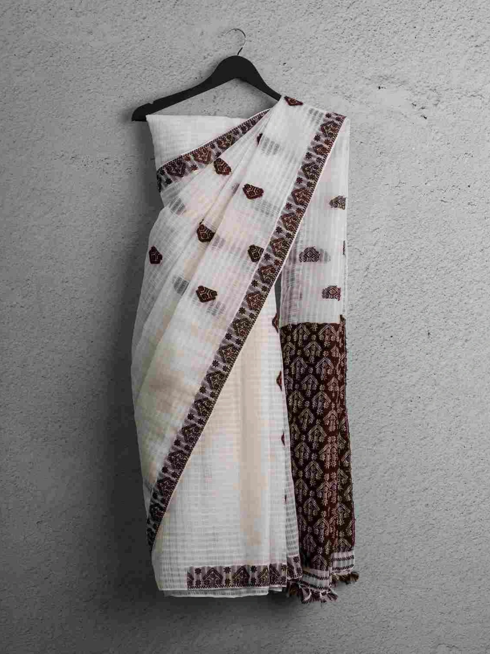 Gadi Diya Saree – Mocha Whisper