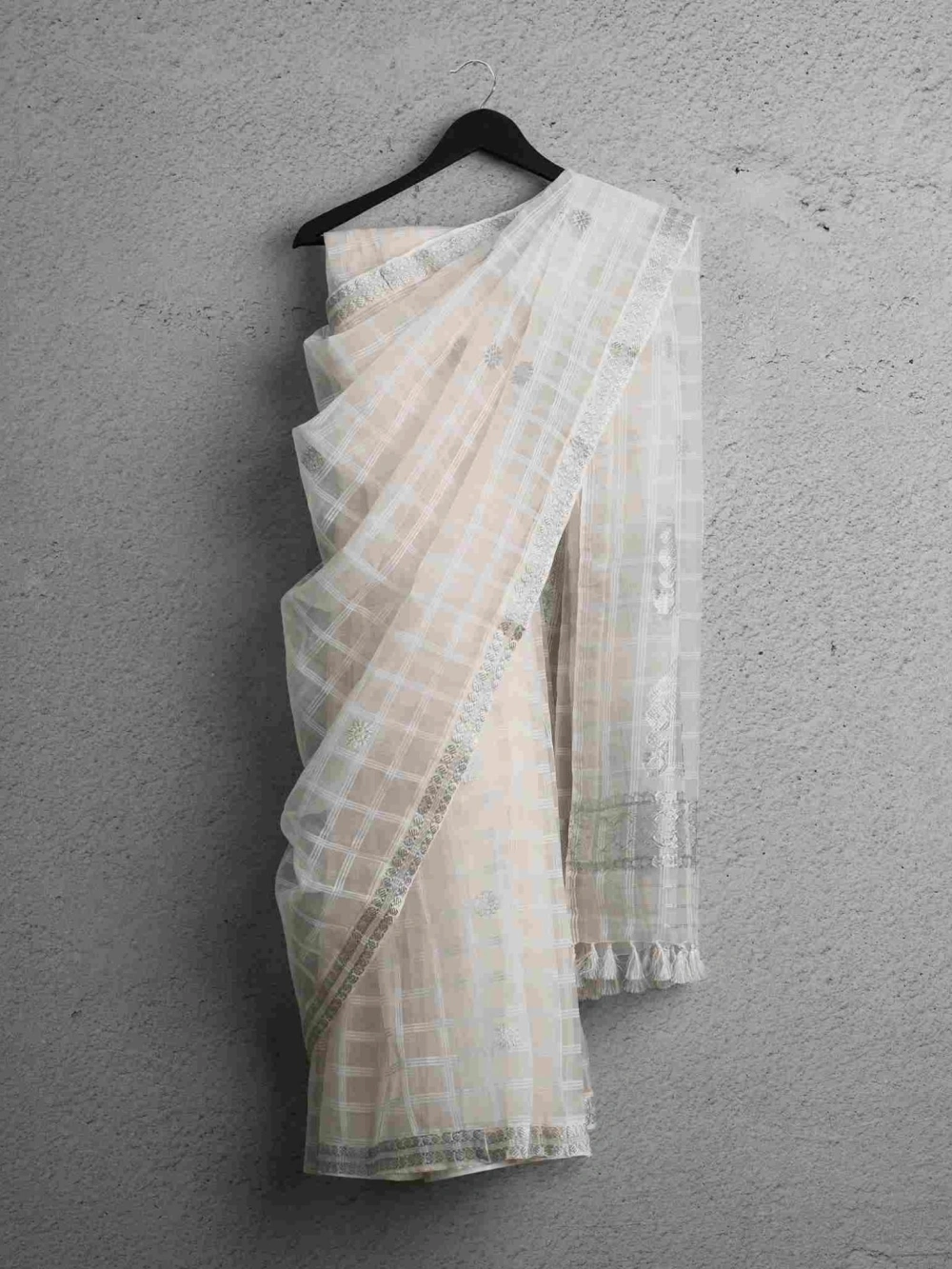 Gadi Diya Saree – Snowdrift