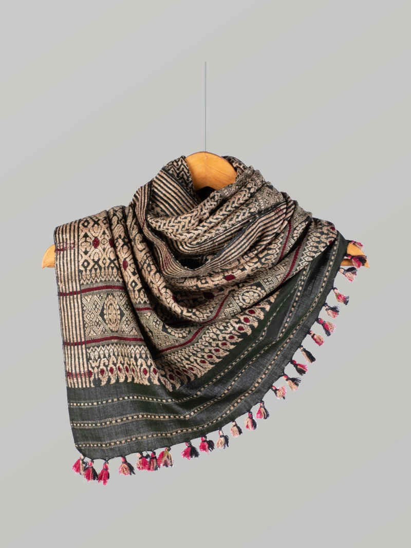 Natural Eri Color Stole with Full Ghisha Muga Thread Work – green-2